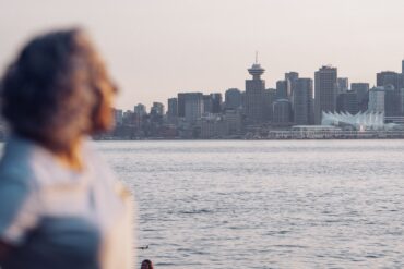 Cinco Ritos Tibetanos: O que são, benefícios e como praticar na nossa escola de yoga na Zona Norte